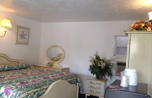Titusville Hotel | Three Oaks Motel