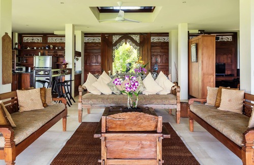 Candi Dasa Villa | Three oceanfront luxury villas with sauna and tennis court
