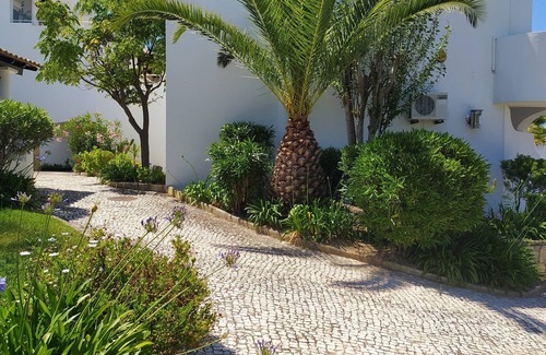 Ferragudo Condo | Three Palms Apartment