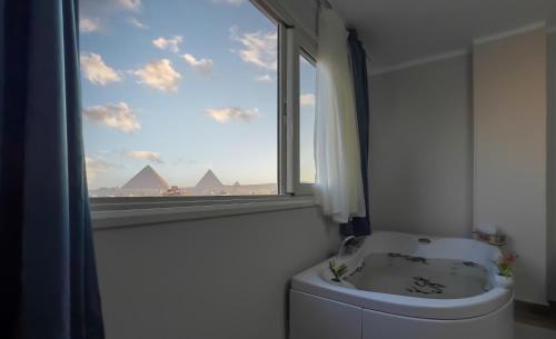 Al Haram Hotel | three pyramids view & jacuzii