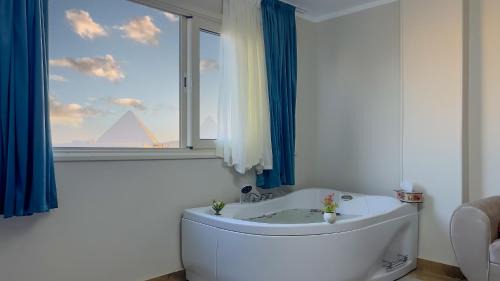 Al Haram Hotel | three pyramids view & jacuzii