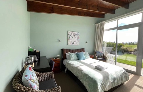 Lake Tekapo Cabin | Three Rivers Lodge