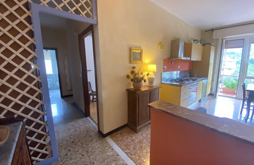 Rezza Apartment | THREE-ROOM APARTMENT La Formica Azzurra, terrace overlooking hills, yes pets, near center