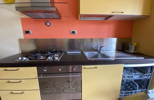 Rezza Apartment | THREE-ROOM APARTMENT La Formica Azzurra, terrace overlooking hills, yes pets, near center