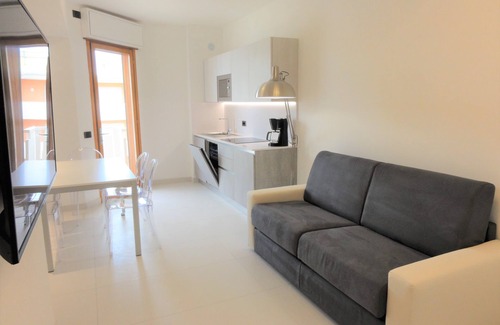 Bibione Lido dei Pini Apartment | Three-room renovated apartment in beachfront condominium