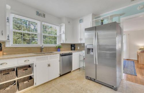 Thunderbolt House | Thunderbolt Cottage