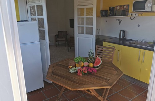 Sainte-Anne Apartment | Ti Bakoua - F2 quiet and ventilated - Cap Chevalier