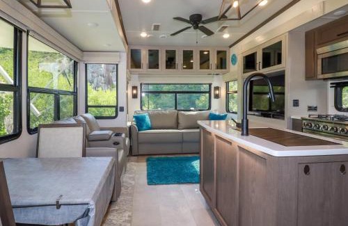 Saint Breward House | Tickeydoo, Tor Down Quarry