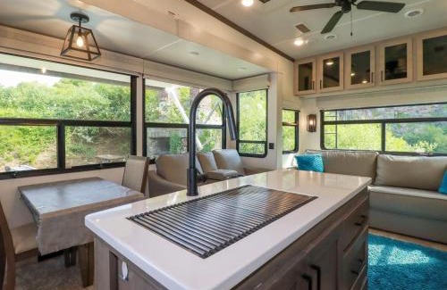 Saint Breward House | Tickeydoo, Tor Down Quarry