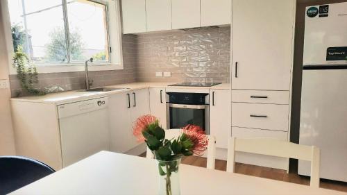 Kingscote House | Tidal Pool Spa-Retreat - Central Kingscote