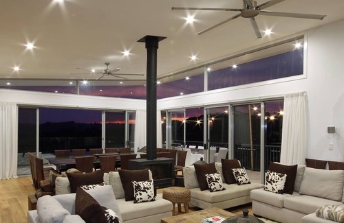 Teven Villa | TIDES - BYRON HINTERLAND 8 BEDROOM VILLA MAGIC VIEWS