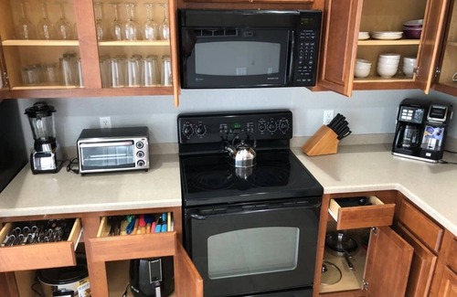 Florida Central Atlantic Coast Cottage | Tideview 20 · Walk TO Convention! Near Universal & Disney