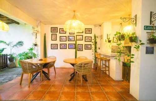 Yogyakarta House | Tigalima Homestay Jogja