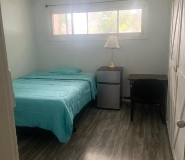 Estevan House | Tight budget room for rent in my singlehouse