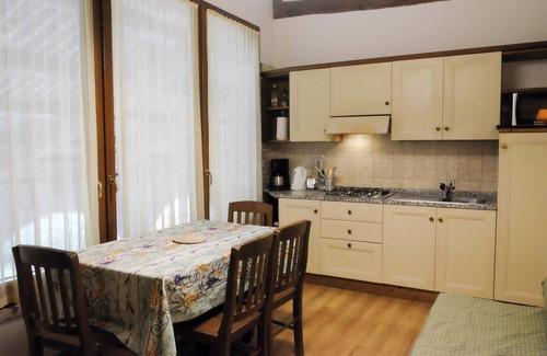 Longare Apartment | Tigli apartment with two bedrooms and one bathroom on the second floor with 4 metre glass window (apartment 6)