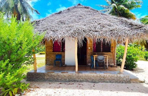 Tuherahera Bed & Breakfast | TIKEHAU - Bungalow Pacific Beach 2