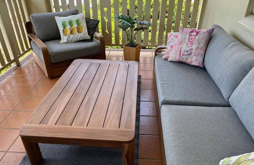 Bungalow Condo | Tiki Dreams: Charming Cairns Retreat with Pool, Balcony & Easy Access to the City Center