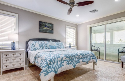 Sugarloaf Shores House | Tiki Palms - Amazing 4 Bedroom Sugarloaf Key Canal Home, Private Pool and Dockage!