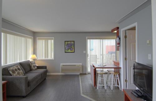 Okanagan-Similkameen Hotel | Tiki Shores Inn & Suites