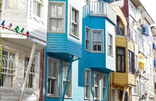 Rasimpasa Hotel | Tilas - Rooms in 19th Century Wooden Townhouse,Kadikoy