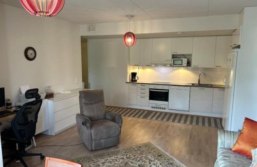Vantaa City Centre Apartment | Tilava kolmio aseman vieressä kaksi makuuhuonetta