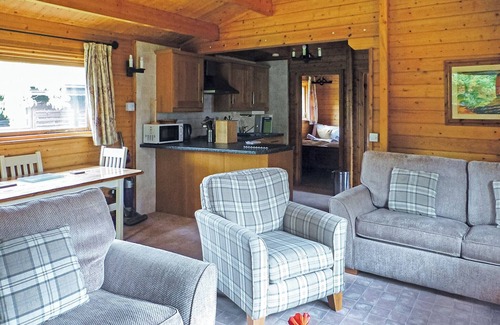 Cullompton Ski Chalet | Timber lodge with one double and one twin.
