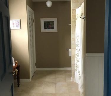 Hollis Bed & Breakfast | Timber Post Bed & Breakfast