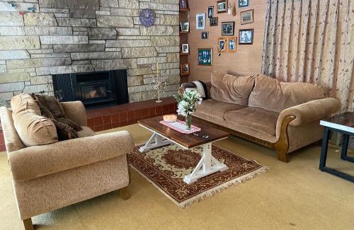 Waimiha House | Timber Trail Farmstay