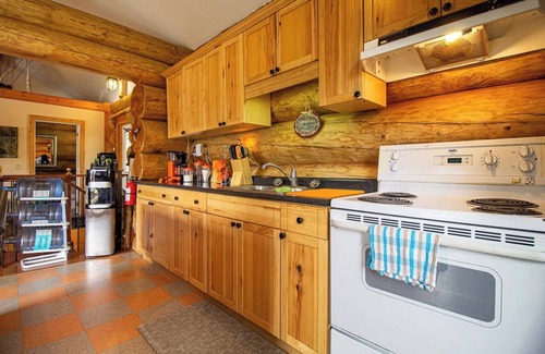 North Frontenac Cottage | Timber Wilderness Lodge