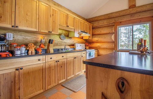 North Frontenac Cottage | Timber Wilderness Lodge