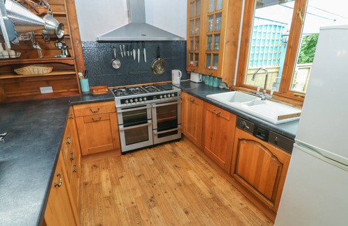 Cosheston Cottage | Timbertwig Lodge