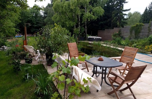 Maria Enzersdorf Apartment | Time-out paradise with natural pool and castle view
