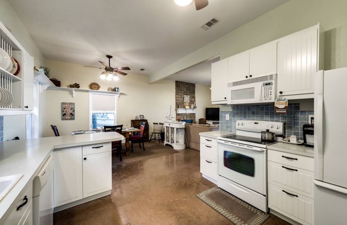 Bridgeport House | Time to Relax! Waterfront! Unbelievable sunrise!