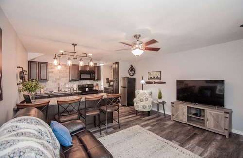Canyon Lake Condo | "Time Traveling" with Sunset Views over the Lake