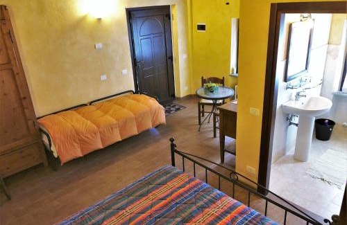 Apecchio House | Timeless Holiday Home in Apecchio with Garden