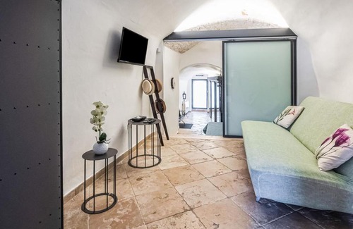 Ostuni Historic Centre House | Timeless Holiday Home in Ostuni with Bar and Fireplace
