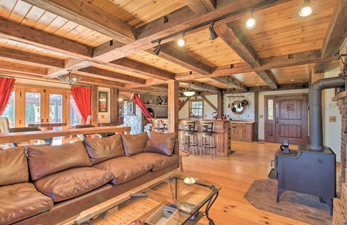 Putney House | Timeless Red Sox Retreat w/Scenic Mountain Views!