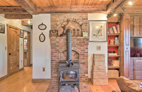 Putney House | Timeless Red Sox Retreat with Scenic Mountain Views!