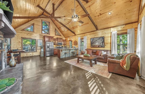 Hochatown Cabin | Timeless Romantic Cabin in Hochatown with Cozy Double-Sided Fireplace