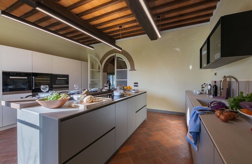 Puliciano House | Timeless Tuscan Holiday Stay