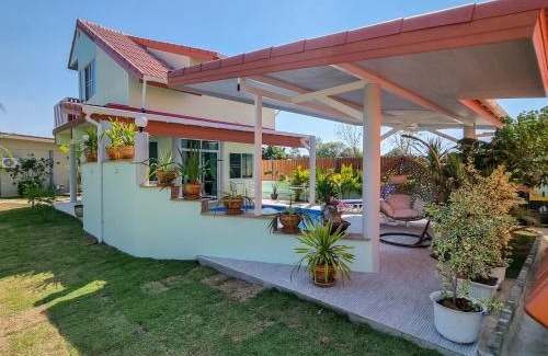 Ban Phe House | Tina's Living Paradise II - Guesthouses with private pool, 5 min to beach