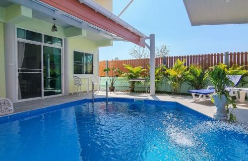 Ban Phe House | Tina's Living Paradise II - Guesthouses with private pool, 5 min to beach