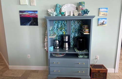 Lower Grand Lagoon Condo | Tina's Treasure Island Luxury Beach Condo-3BR 6th Flr-Free Beach Chairs/Umbrella