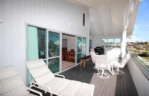Tindalls Beach House | Tindalls Bay Beach House