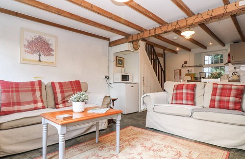 Liskeard Cottage | TINNERS COTTAGE, pet friendly, character holiday cottage in Liskeard