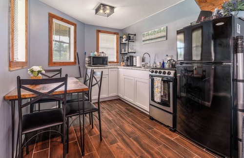 Marion Cabin | Tiny Cabin, Big Charm – next to Lake of Egypt