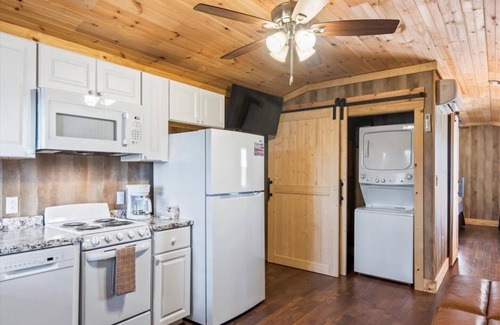 Albertville Apartment | Tiny cabin on 10 acres with pond