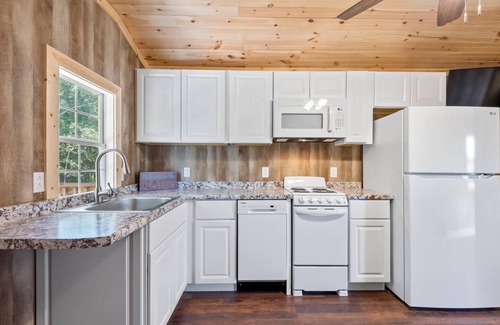 Albertville Cabin | Tiny cabin on 10 acres with pond