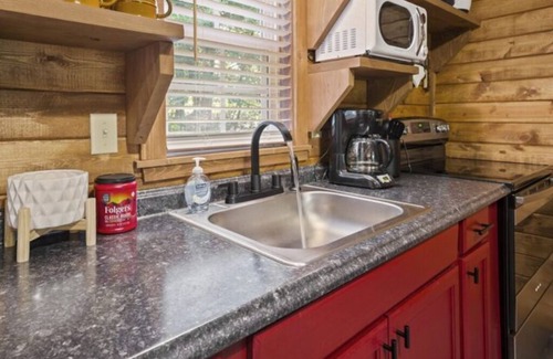 Ringold Cabin | Tiny Cabin! private back deck, outdoor fire pit, less than a mile to lake