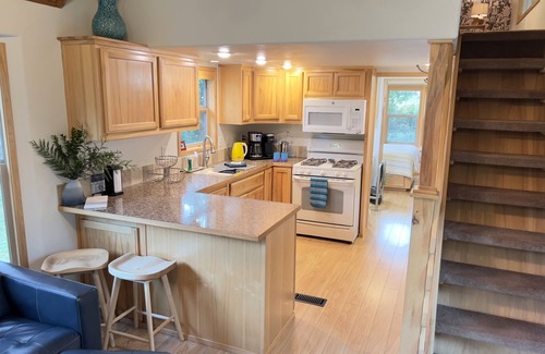 Lakebay Cabin | Tiny Cabin Retreat in Forest– Private Nature Escape! -Near Beaches & Trails